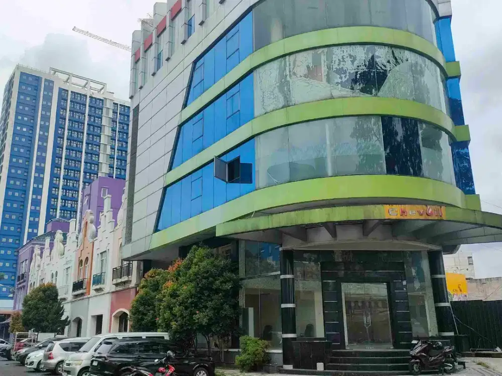 Dijual ruang usaha/ komersial 5 lantai di Jl raya serpong