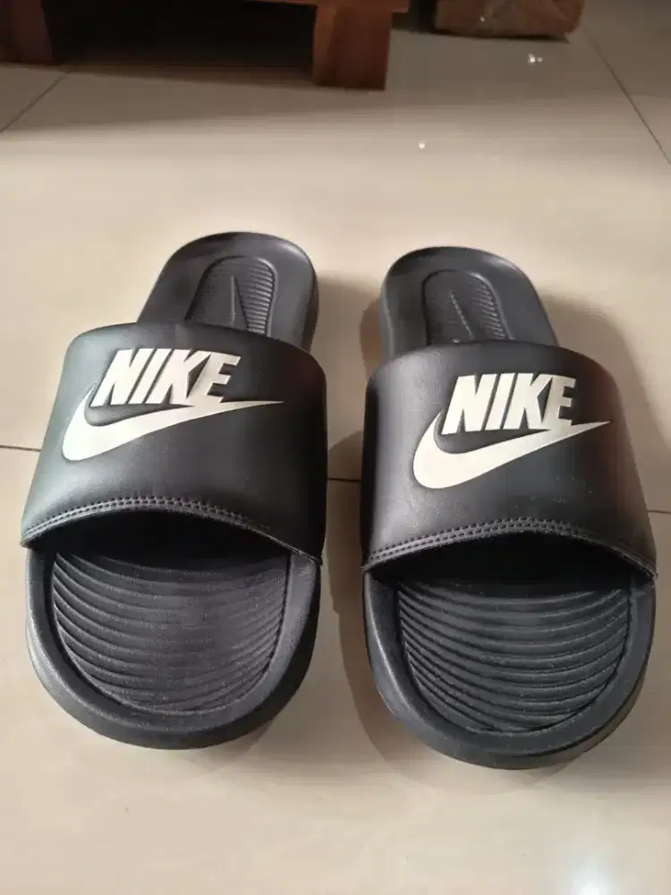 Sendal slide Nike