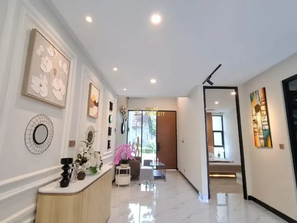 Rumah Modern Full Furnished, Siap Huni Carport 2 Mobil & Halaman Luas!