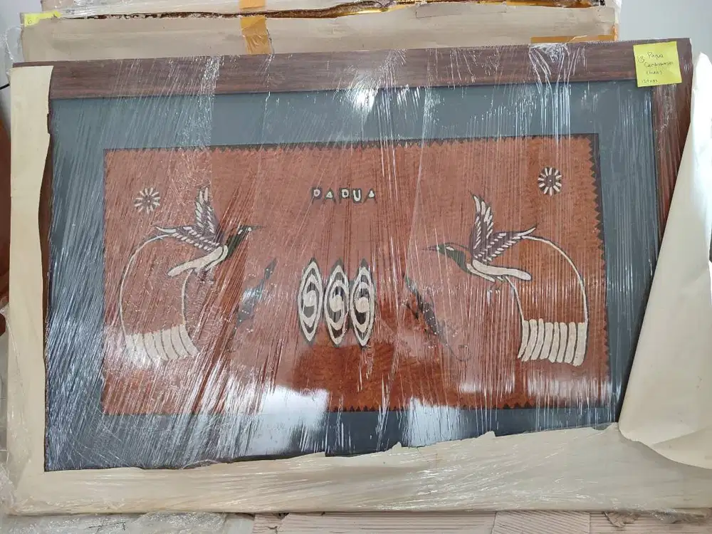 Lukisan	Serat kayu	Papua Cendrawasih