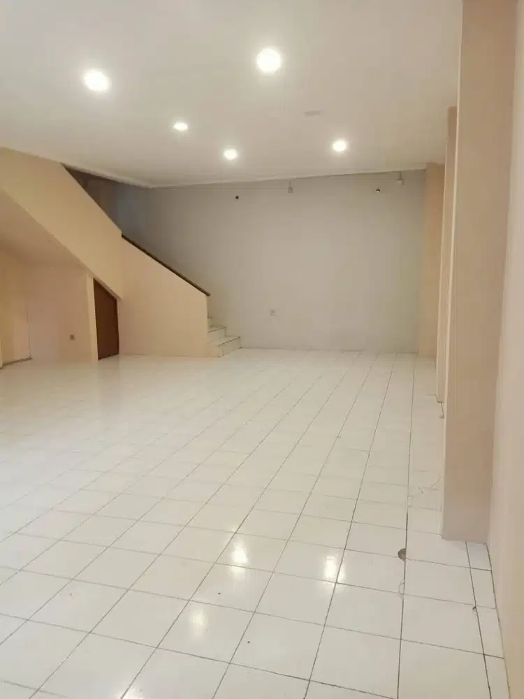 Disewakan Ruko 3 Lantai Siap Pakai di Karapitan Bandung