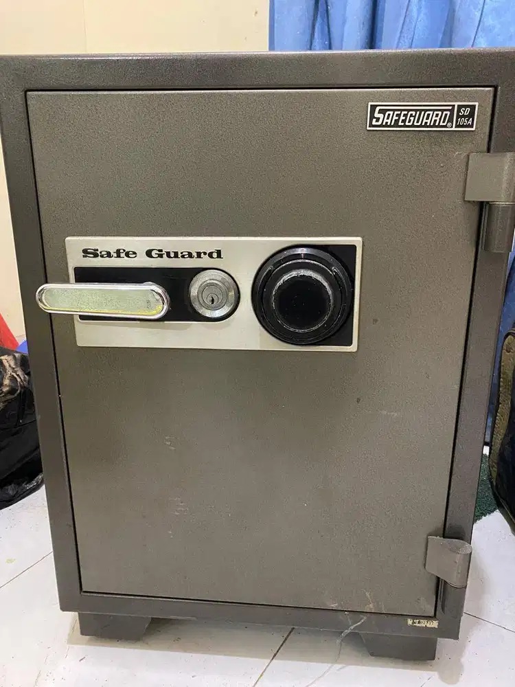 SAFETY GUARD / Lemari besi