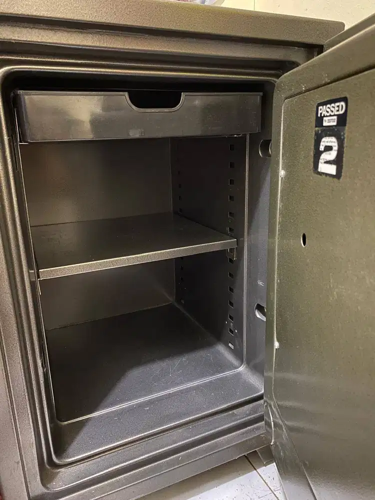 SAFETY BOX / Lemari besi