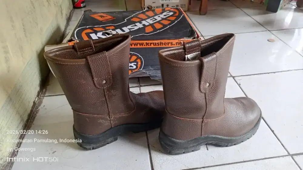Sepatu Boot safety Crusher Texas masih Josss