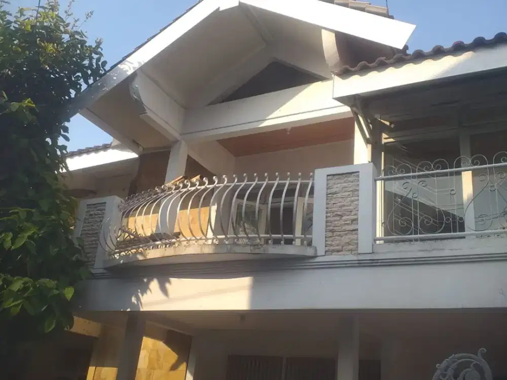 RUMAH LOKASI STRATEGIS DI TENGAH KOTA SEMARANG