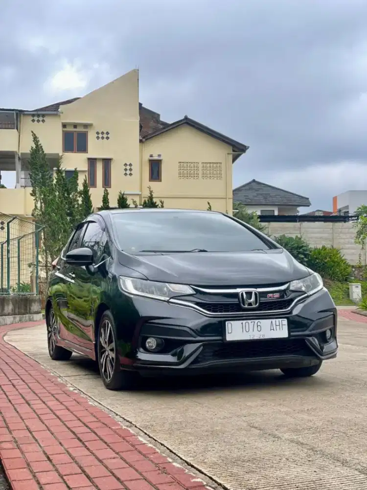 Honda Jazz RS CVT 2018 Hitam Mulus Istimewa Kilometer Rendah