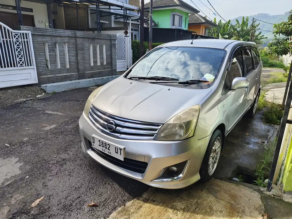 Nissan Grand livina 2013 Bensin