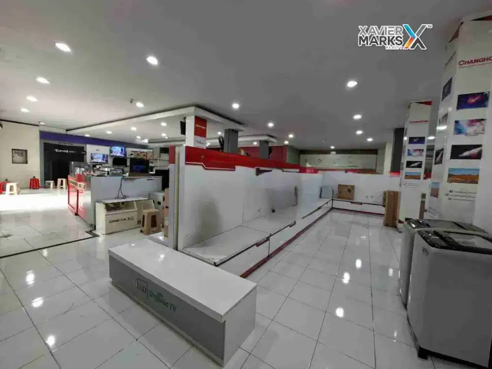 Jual ruang usaha terletak di daerah komersial dan bisnis