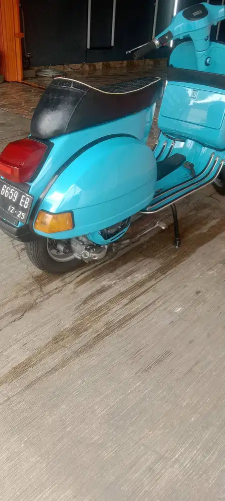 Di jual butuh vespa PX 87 8 JT nego