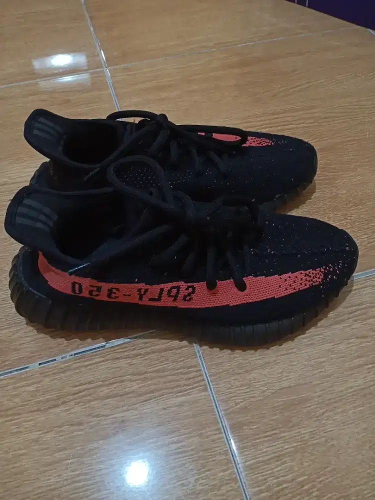 Sepatu adidas yeezy