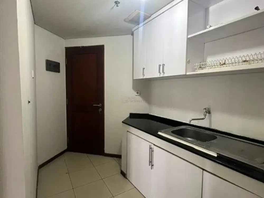 Jarang Ada Sewa 2BR Unfurnished di Royal Mediterania Garden Akses ke Mall Central Park. APL Tower, Taman Anggrek Fasilitas Kolam Renang, Gym, Sauna