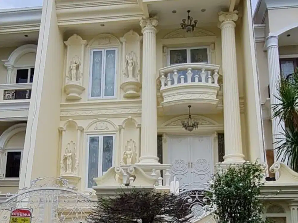 Rumah Mewah Clasik Full Furnished di Cluster Walet PIK 1 Jakarta Utara