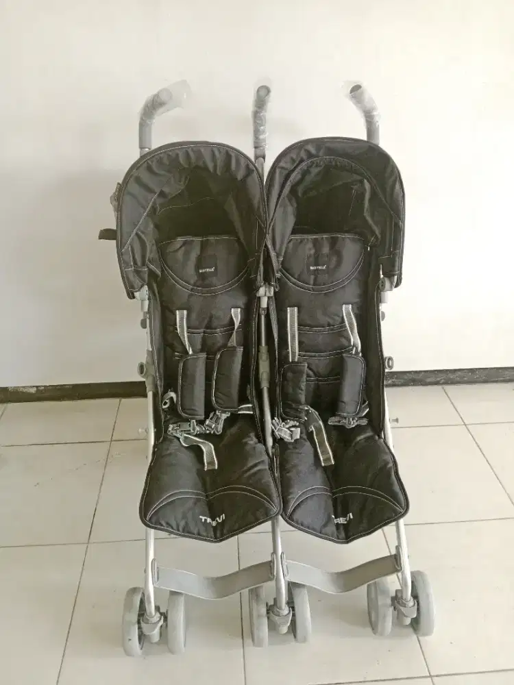 Stroller Bayi atau Kursi Bayi