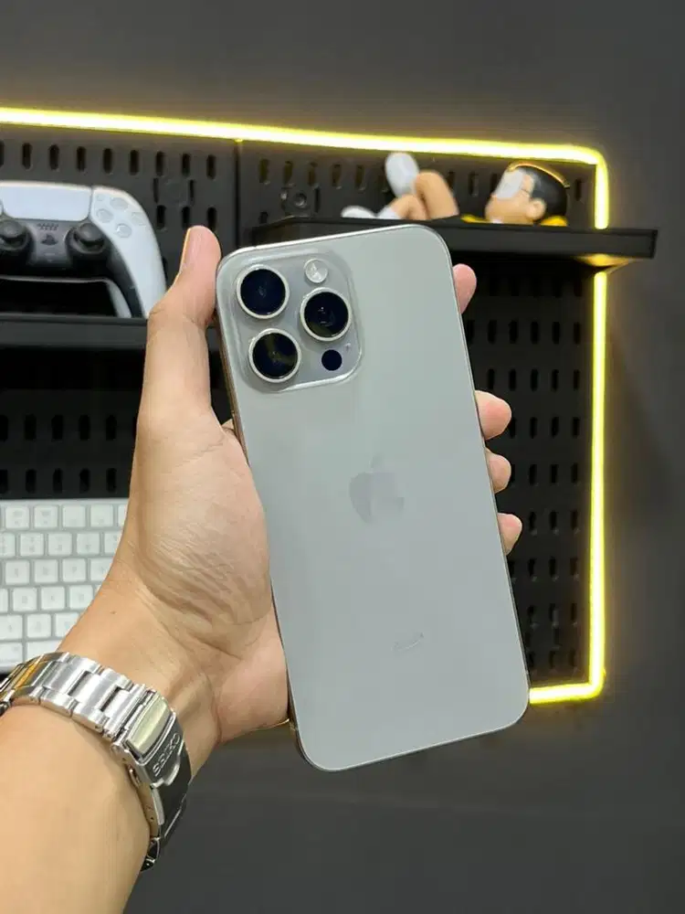 Iphone 15 Pro Max 256 GB Natural Titanium Resmi