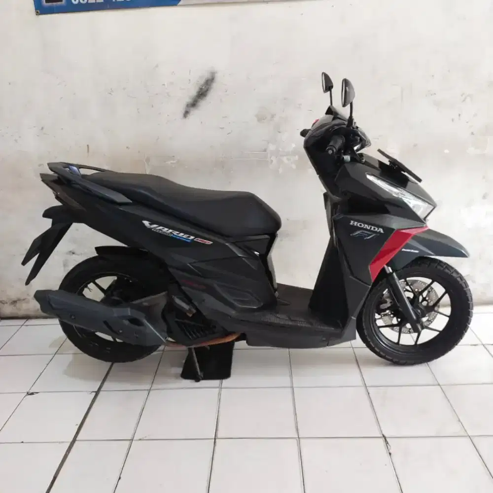 Honda Vario 150 OLD 2015 Orisinil Bagus lengkap Mesin Cakep