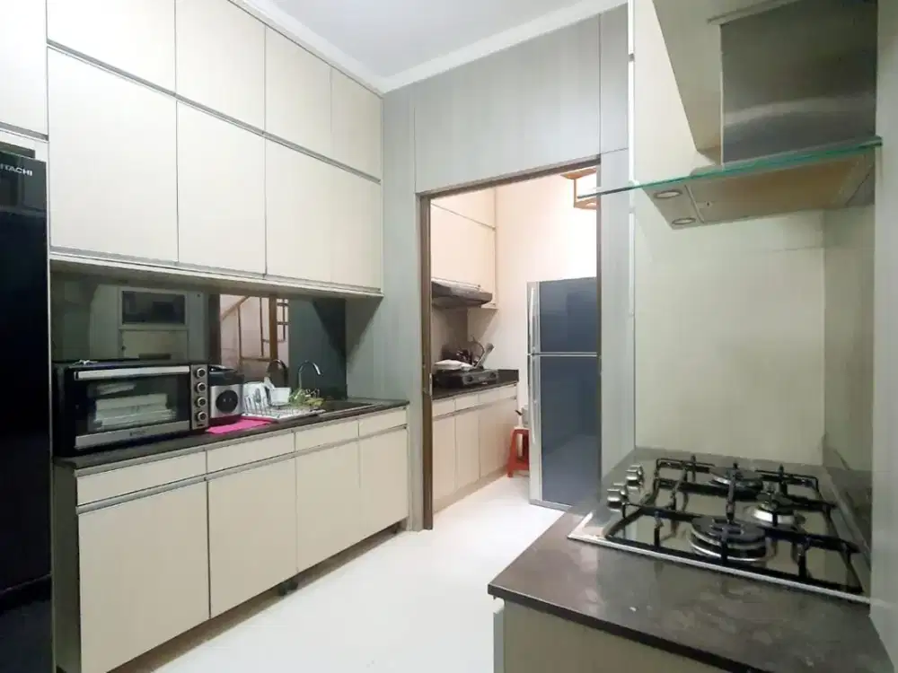 Rumah Bagus dan Rapi Dekat Tol Parigi di Discovery Bintaro