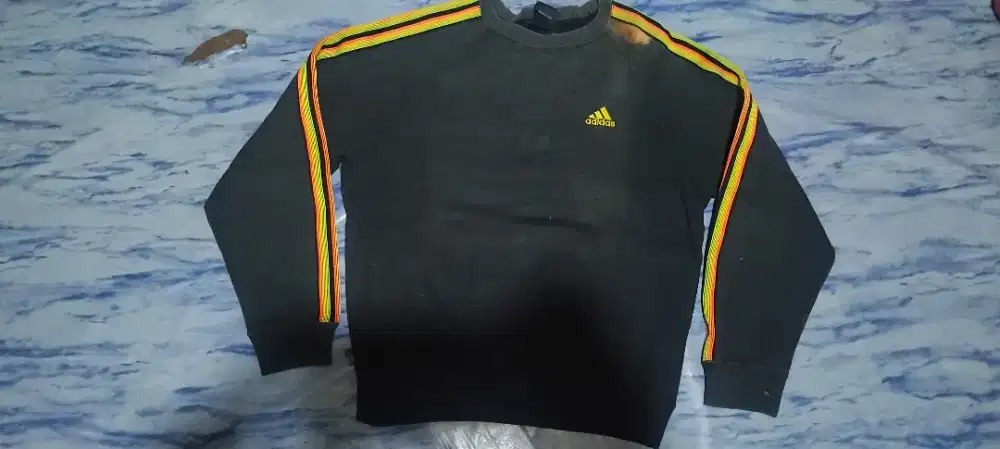 Crewneck Adidas brand