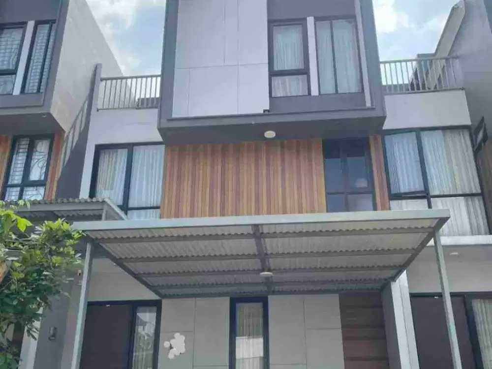 DiJual Rumah 3 Lantai Di Kota Wisata seperti baru