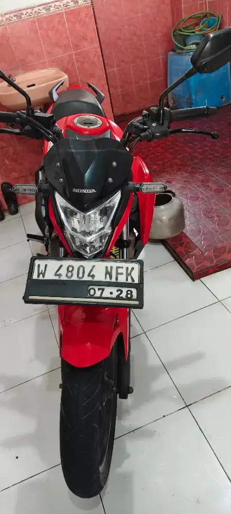 Tersedia juga CB 150 R