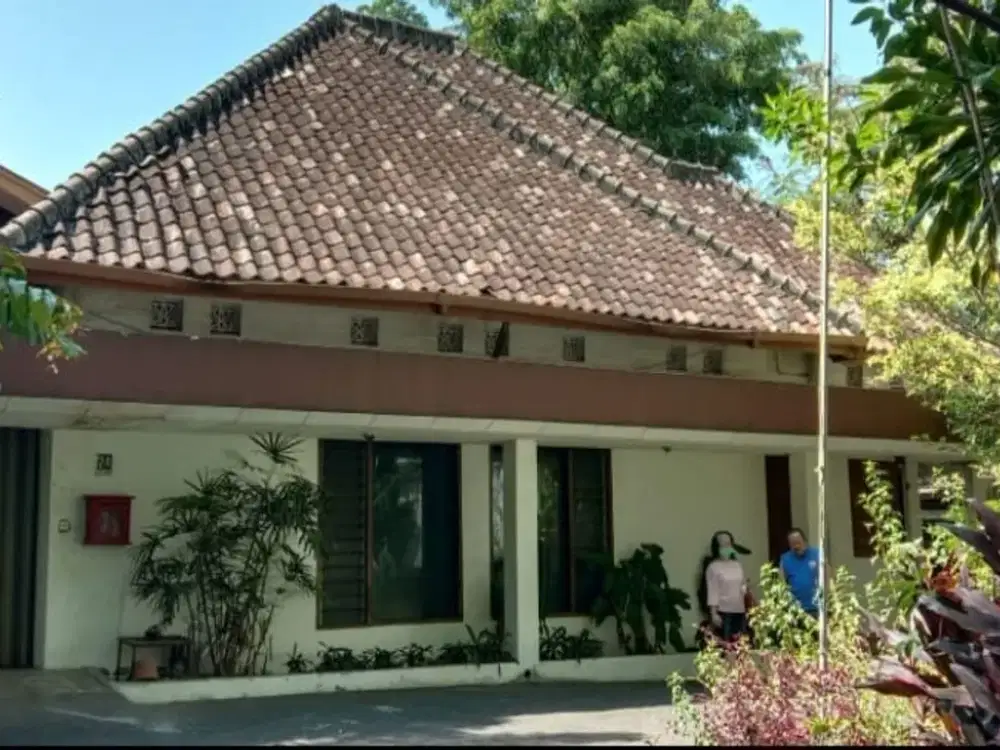 Jual Rumah luas di Sayap Riau Diponegoro Bandung Kota Harga nego cocok untuk usaha