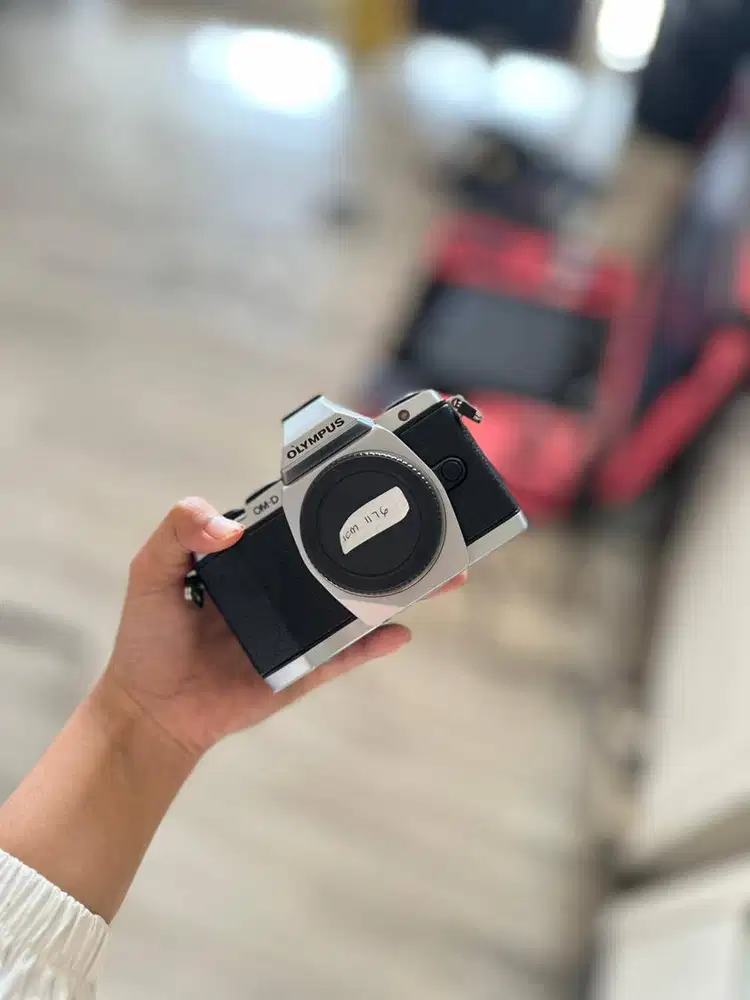 KAMERA OLYMPUS EM5 BODY ONLY