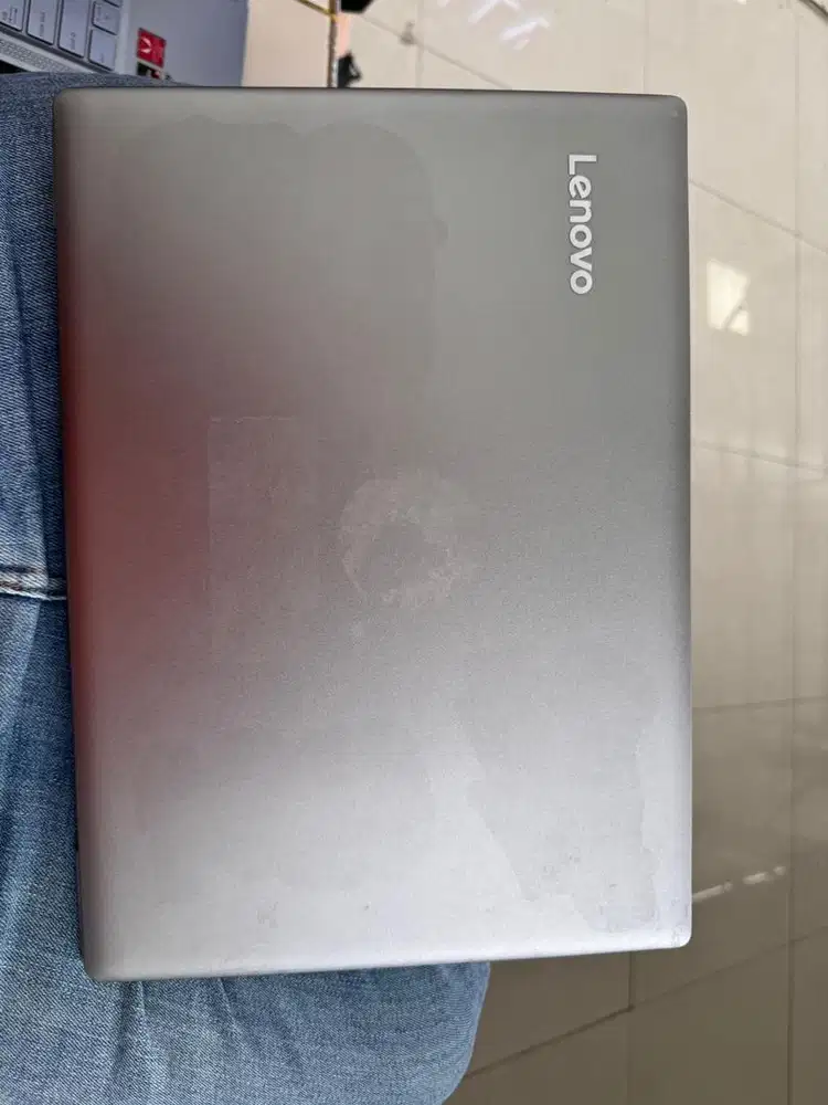 Lenovo ideapad 320S Silver Intel core i5-8250