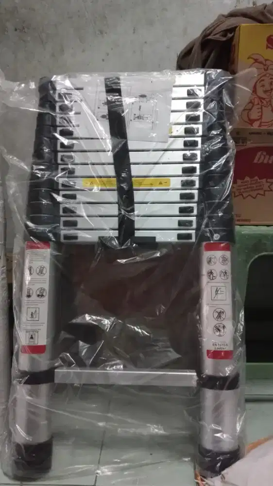 Tangga Teleskopik panjang