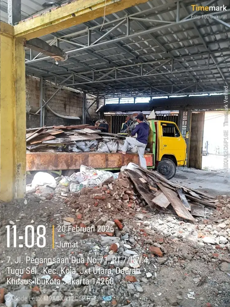 Urugan puing dan buang sampah