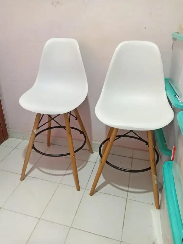 Kursi Bar Minimalis Scandinavian Putih – Kursi Cafe / Kitchen Set