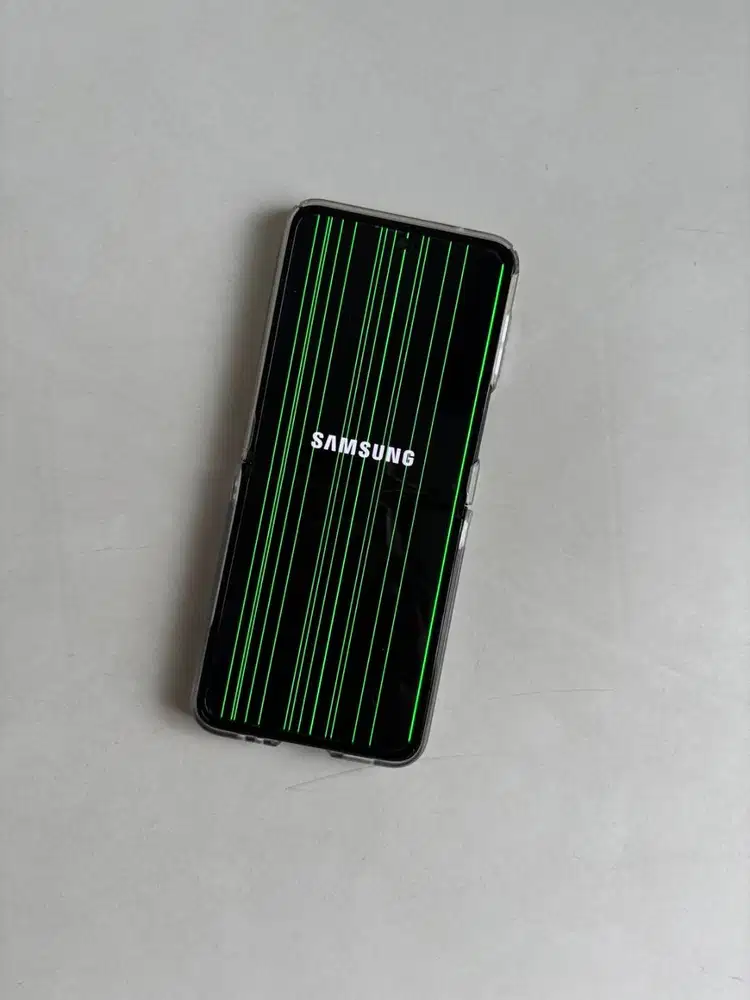 Samsung Galaxy Z Flip 3 5G 128GB - SEIN (Minus Green Line)