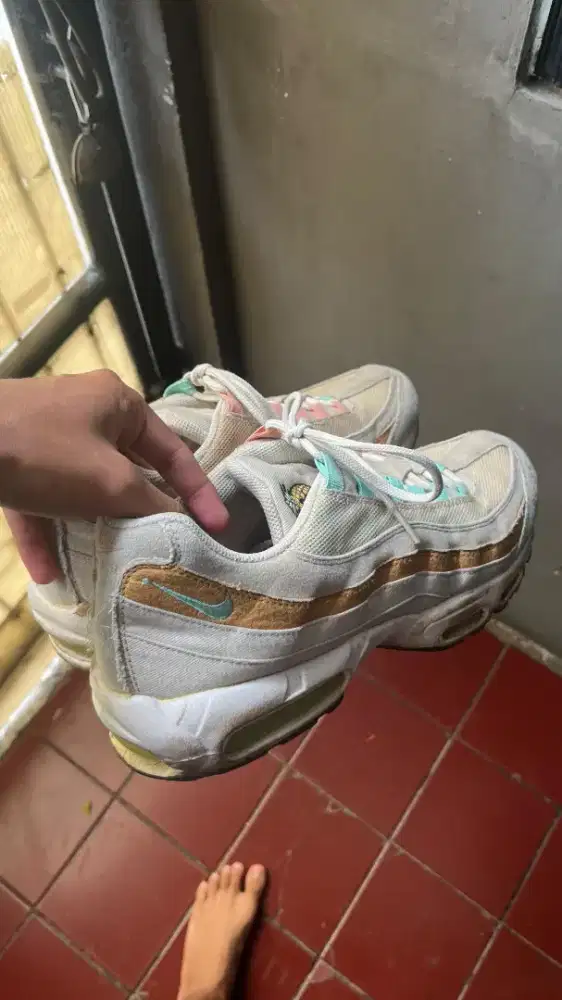 Nike Air Max 95 (pineapple) size 43-44 (second brand original).