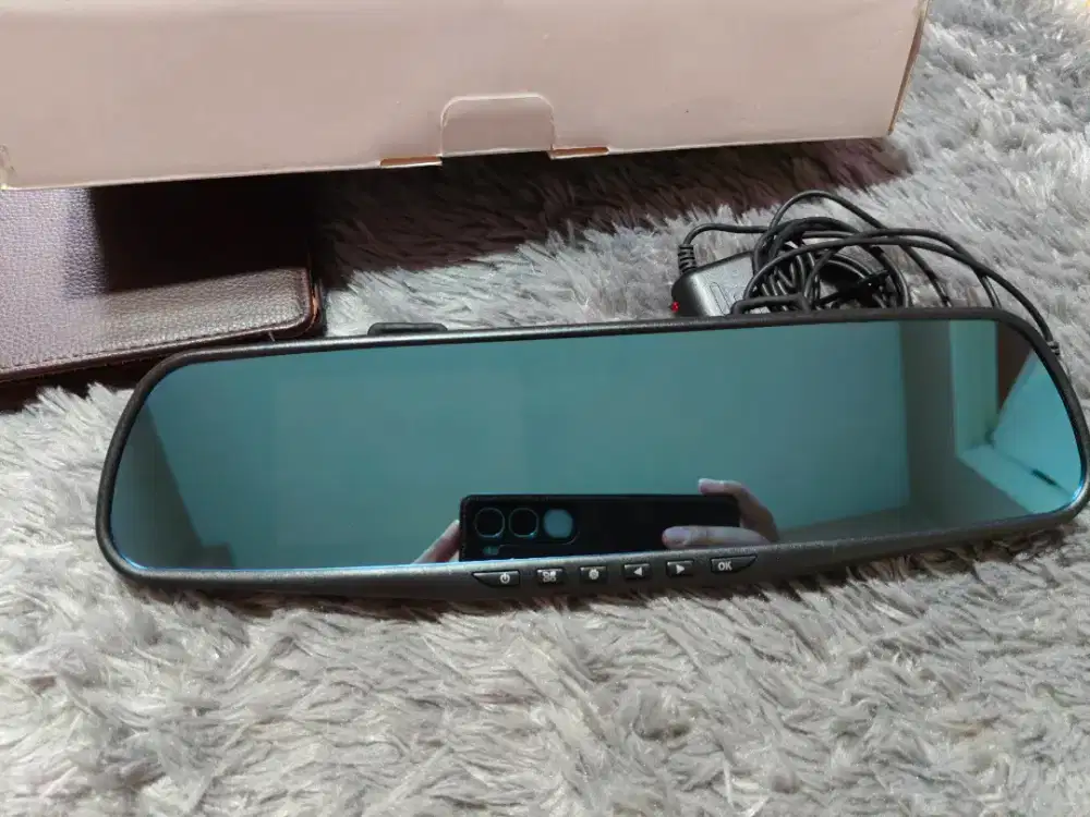 Spion tengah mobil kamera