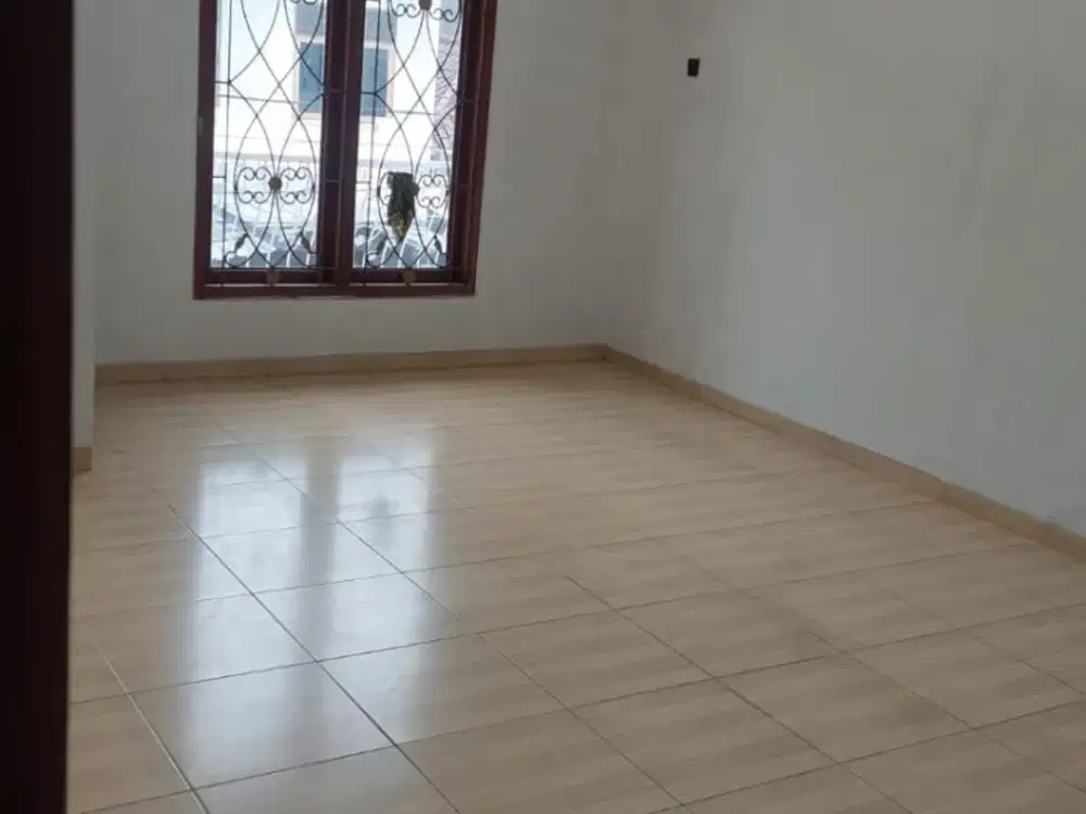 Dijual Rumah 2 Lantai di Kelapa Molek - Kelapa Gading