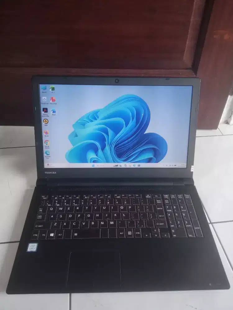 Laptop Toshiba Dynabook B55 Core I3 gen 8 ram 8 Ssd 128