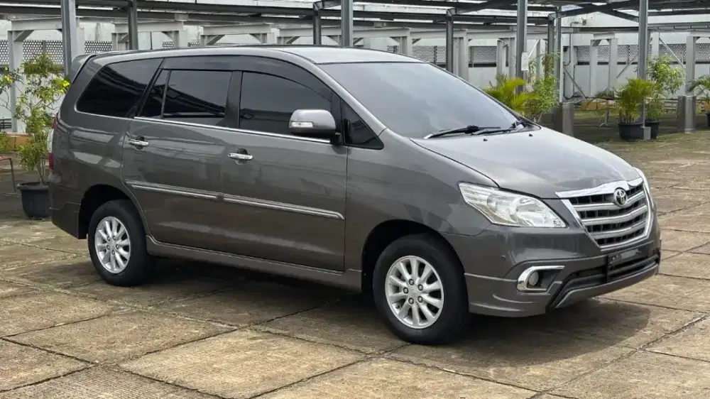 [TDP 29 Jt]Toyota Kijang Innova V AT Luxury 2014
