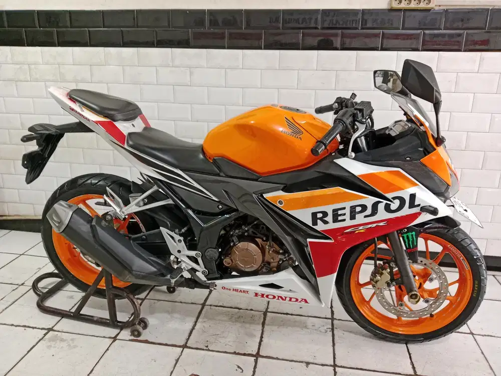Cbr150r facelift tahun 2017 bagus cakep
