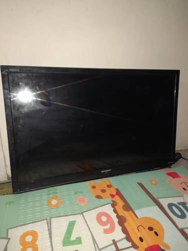 TV bekas merk SHARP AQUOS  12 Thn LED