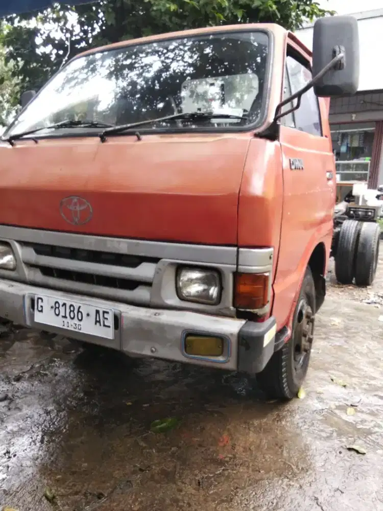 Dijual: Toyota Dyna 2001 - Mesin Sehat, Siap Kerja!