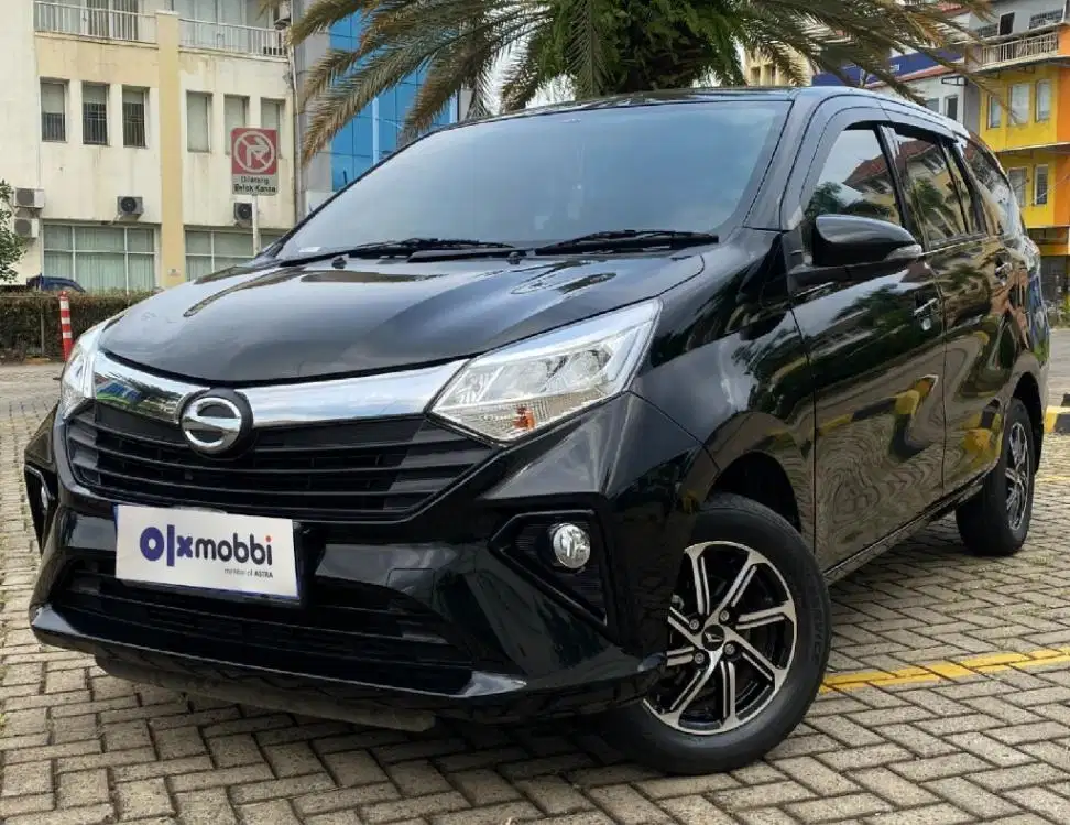 TDP 7,JT, TERMURAH Daihatsu Sigra 1.2 R Deluxe Bensin-AT Hitam 2020