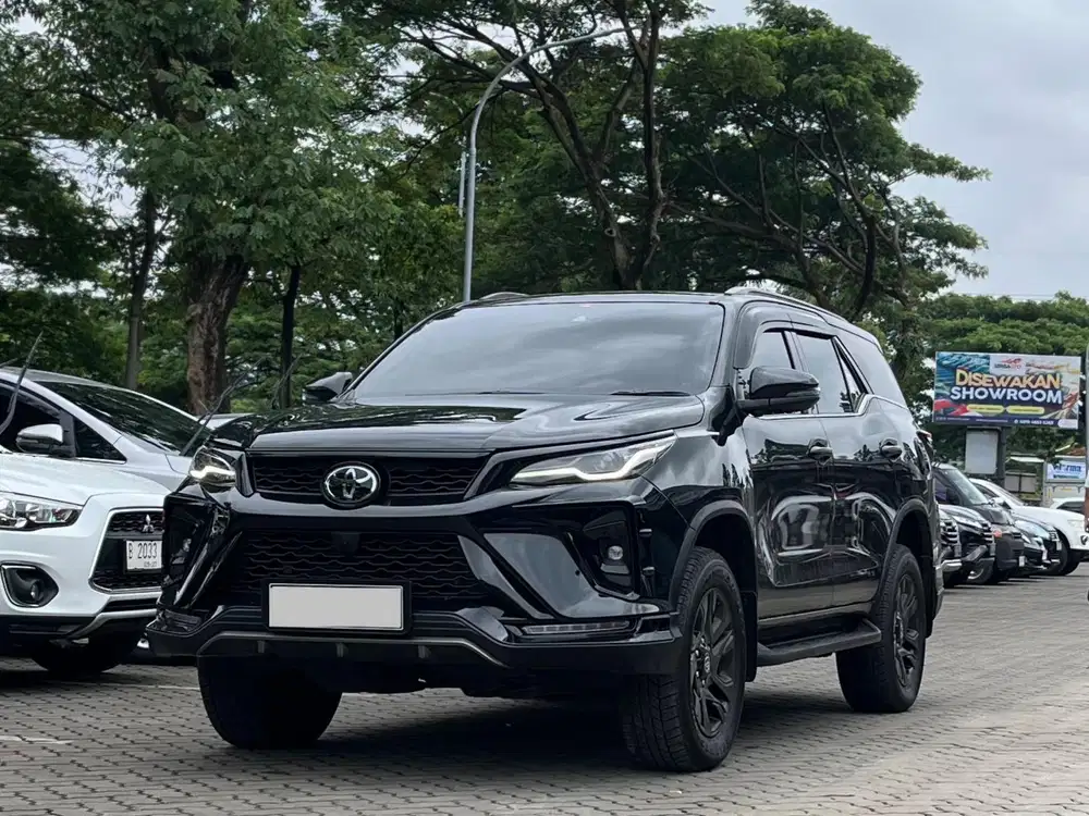 [TOYOTA FORTUNER LEGENDER VRZ 2.8 GR  TSS AT MATIC 2024 HITAM
