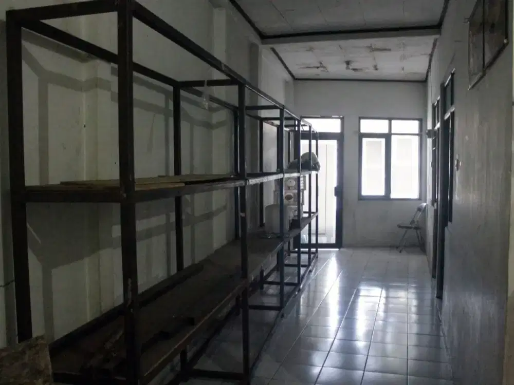 RUKO STRATEGIS 3 LANTAI LOKASI RAMAI SIAP PAKAI DI ASTANA ANYAR BANDUNG