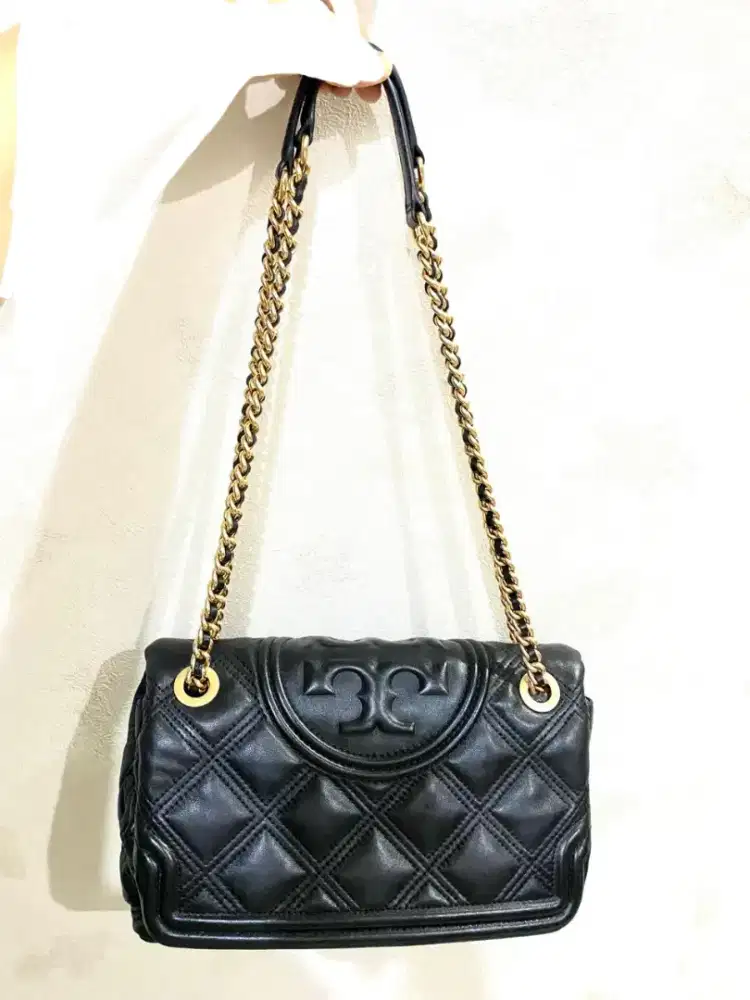 Preeloved tas ORI Tori Burch hitam slink bag