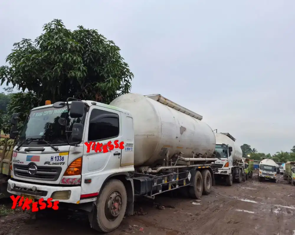Hino Lohan FL 260 JT Tronton 6×2 Tangki Hi Blow Semen28000Ltr BioSolar