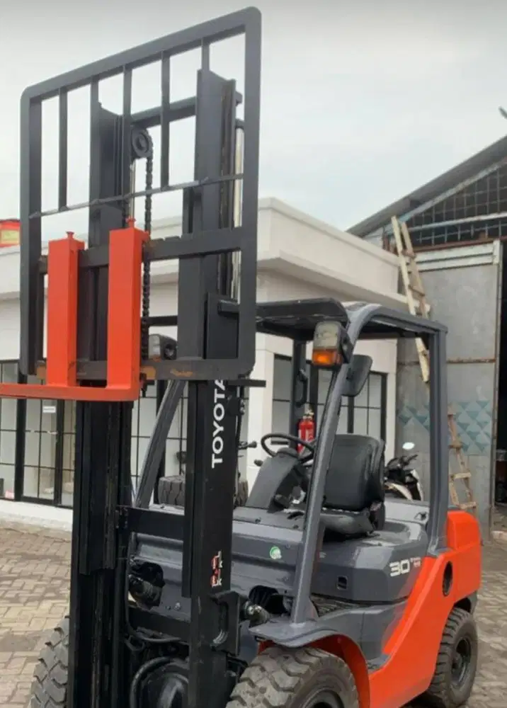 READY FORKLIFT BEKAS TOYOTA 3 TON MAST STD 3 METER UNIT NORMAL