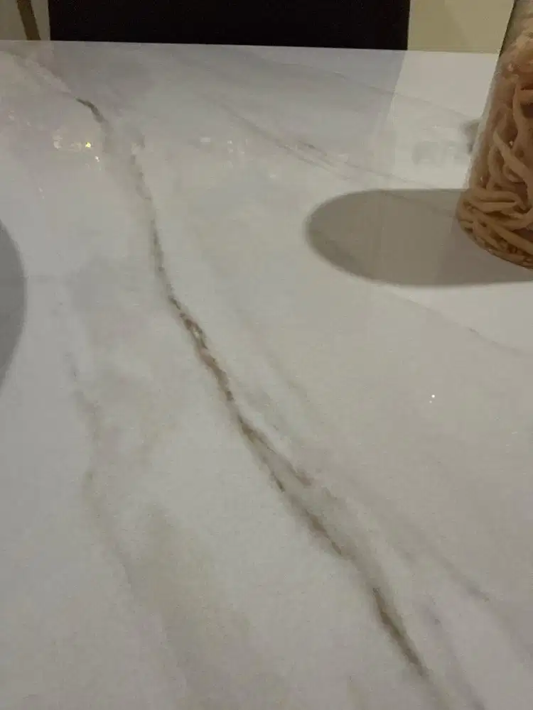 Art perempuan nginap taman palem cengkareng