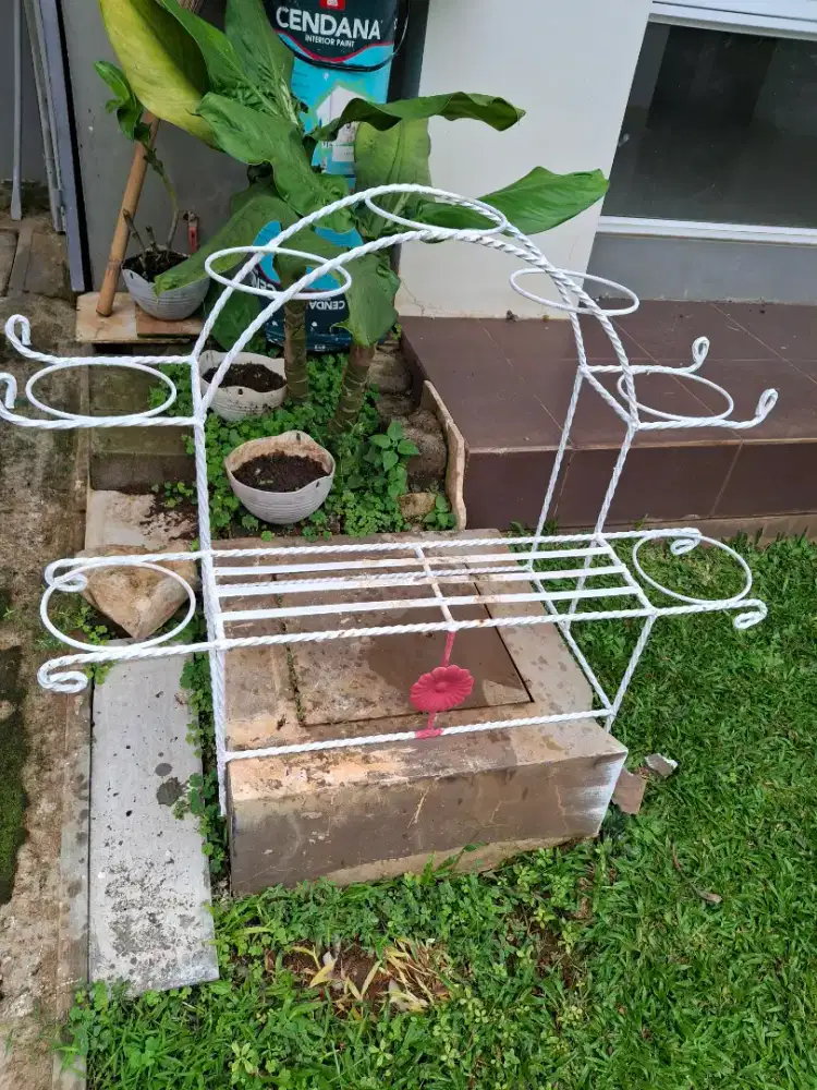 Jual rak bunga besi ulir