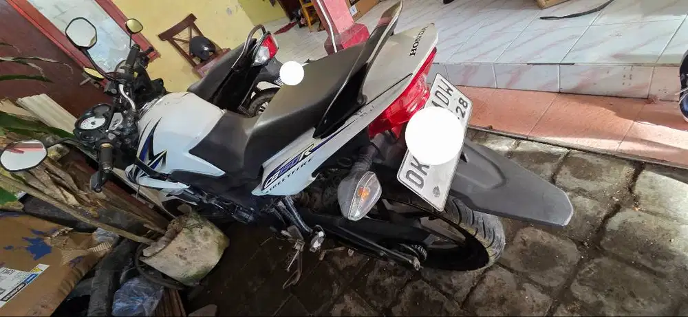 Honda CB150R 2013 Denpasar kondisi bagus, mesin terawat, pribadi