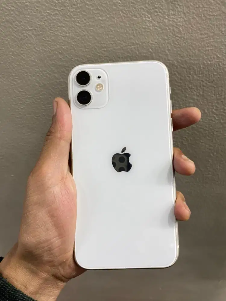 Iphone 11 64 GB ibox fullset ada mines