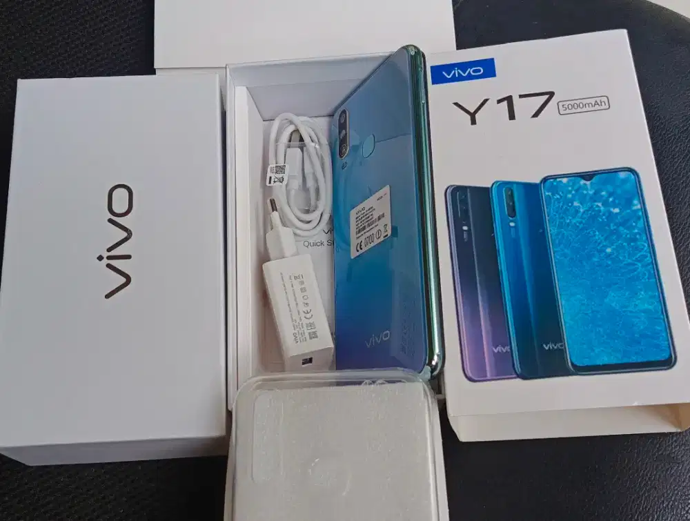 Vivo y17 8/256 gb nego dikit