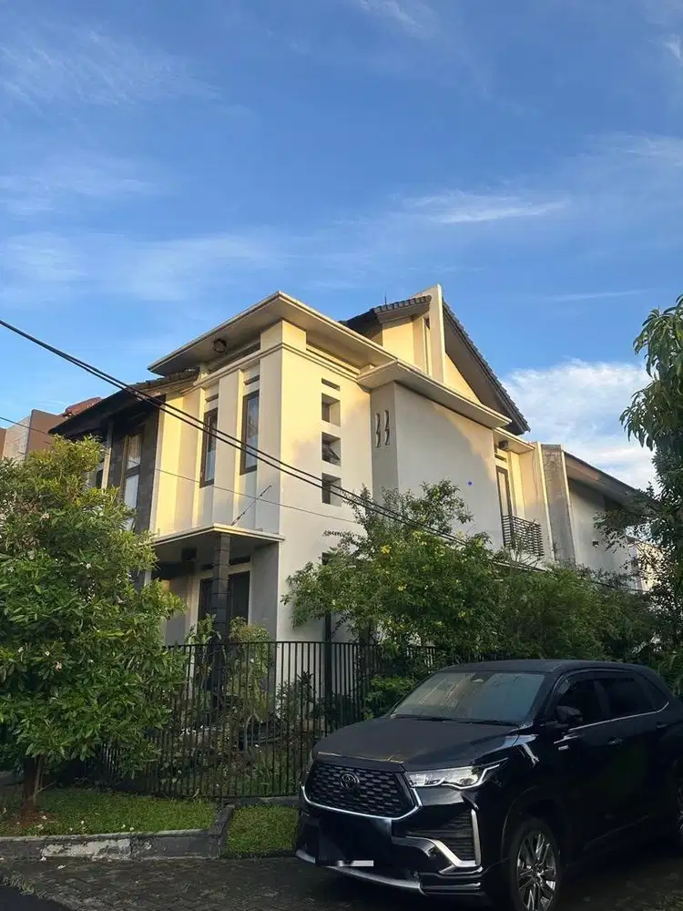 HOT SALE!!!RUMAH MEWAH SIAP HUNI MURAH MERIAH LOKASI STRATEGIS
